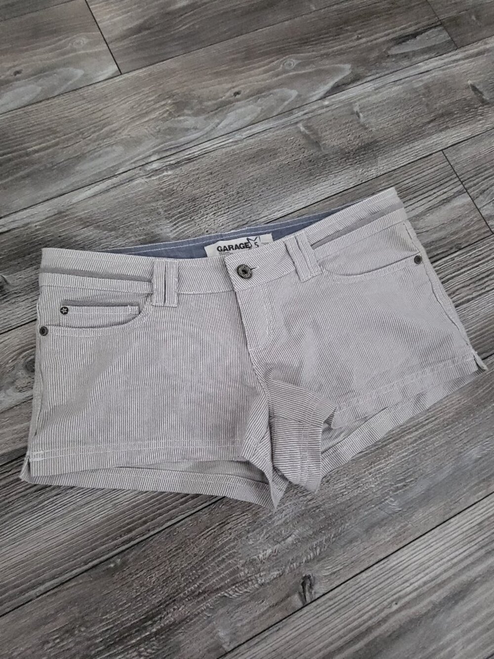 Garage Striped Low Rise Utility Booty Shorts Size 5 Y2K 2000s